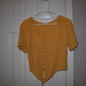 Loose Yellow Mid-Sleeve Cropped Shirt